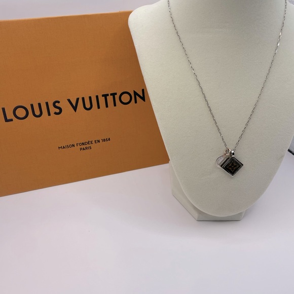 Authentic Louis Vuitton Adjustable Silvertone Necklace - Picture 1 of 11